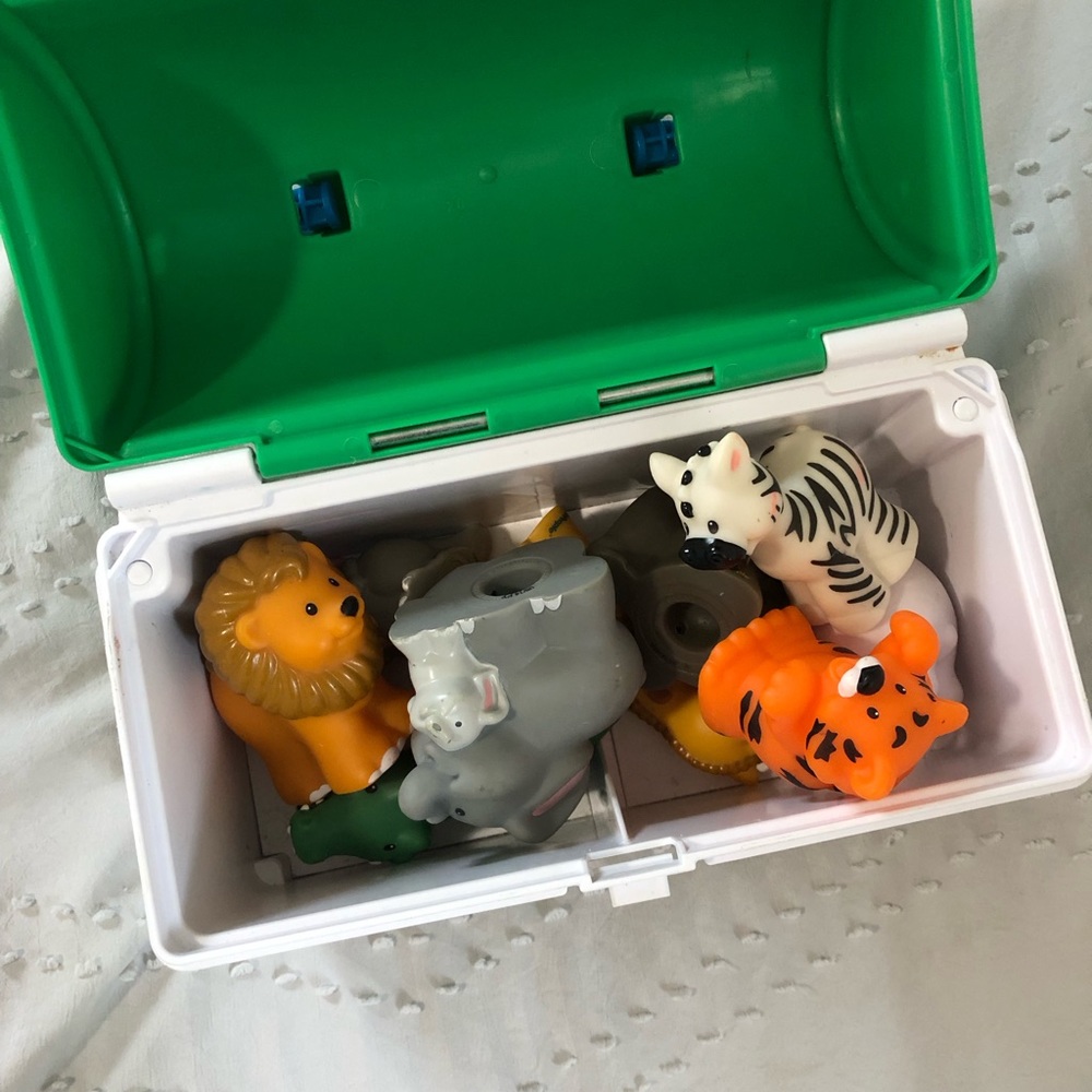 fisher price animal zoo - Picture 3 of 3